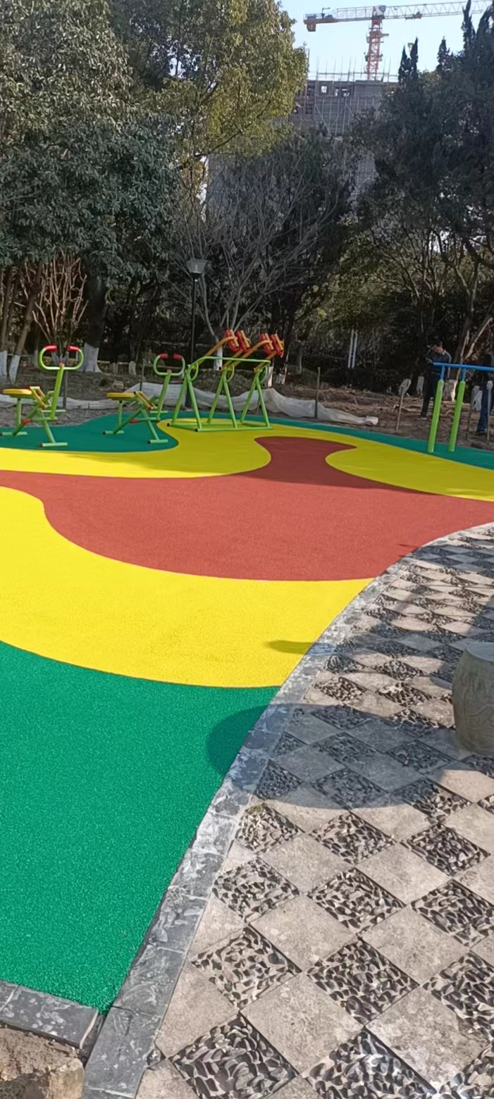 室外塑膠場地   兒童游樂設(shè)施場地   小區(qū)公園運(yùn)動(dòng)場地   步道